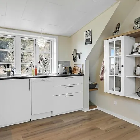 2 Bedroom Awesome In Apartamento *