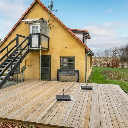 2 Bedroom Awesome In *