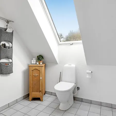 2 Bedroom Awesome In Apartamento